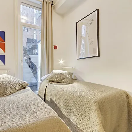 Apartment Hideaway Apartment *